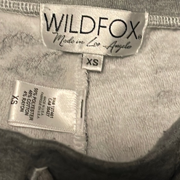 ⭐️Wildfox⭐️🦊Jogger Set EUC!  Loungewear Sweatsuit Gray w/ Stars Hoodie Size XS - Picture 3 of 12
